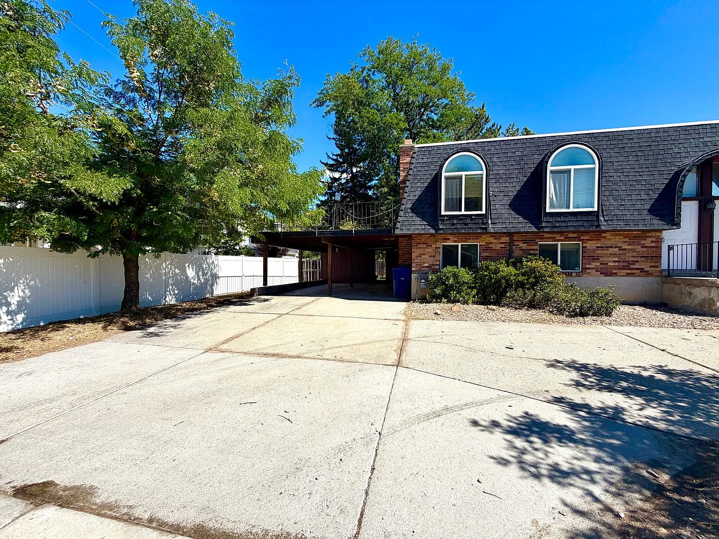 5719-21 Highland Drive — Photo 1