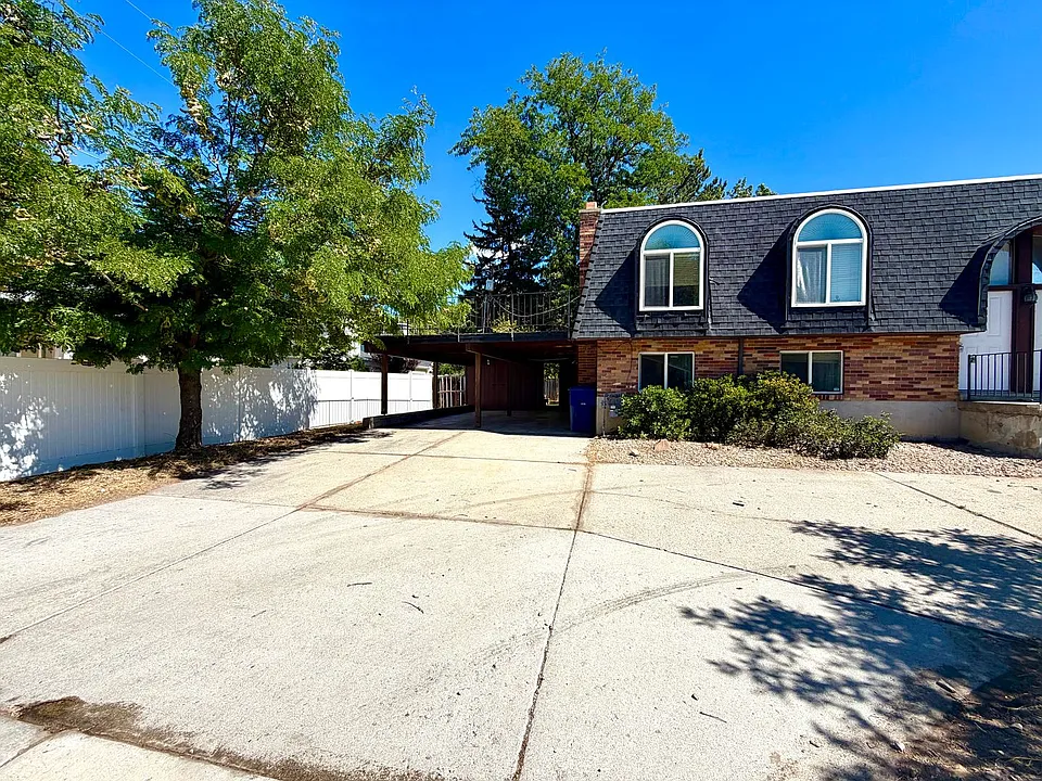 5719-21 Highland Drive
