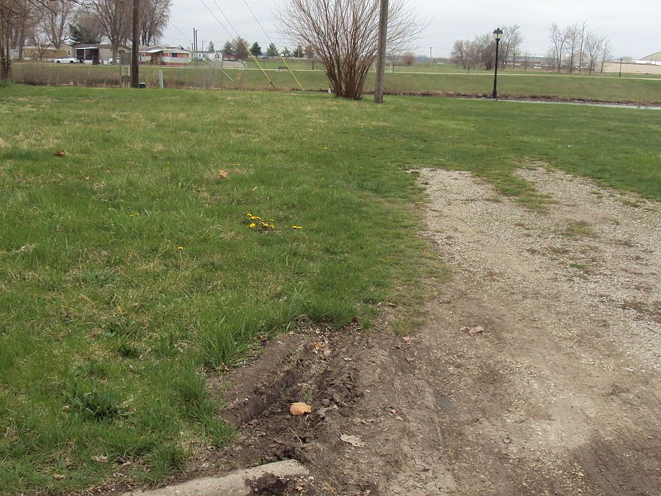 2nd image of 1100 E Champaign Ave