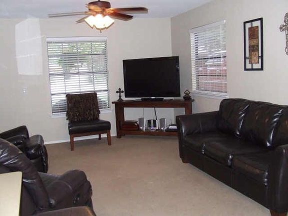 4th image of 1013 Sierra Vista Dr