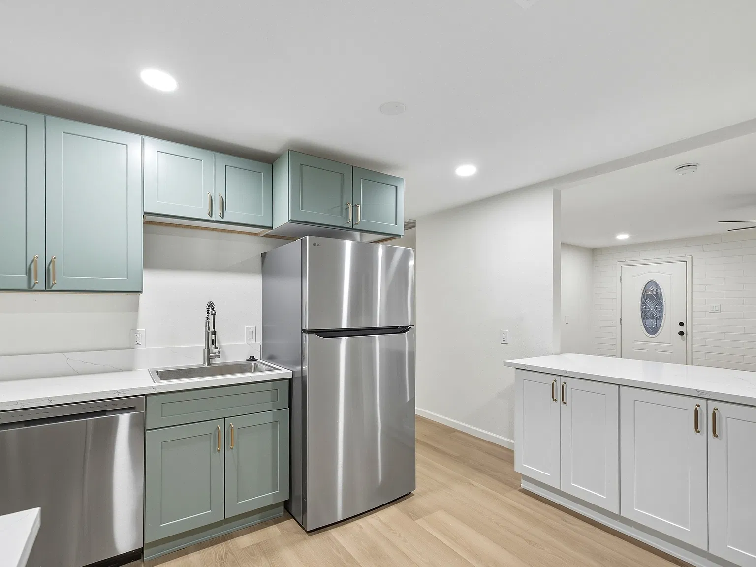2 bed, 1312 sqft, $2,175 — Photo 3