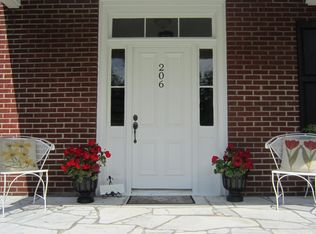 206 Maple St, Glade Spring, VA 24340