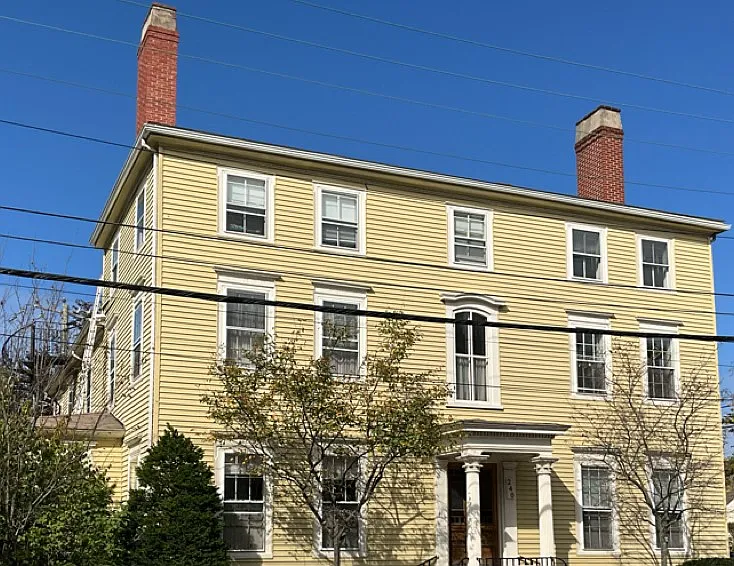 240 Middle St #6 — Photo 2