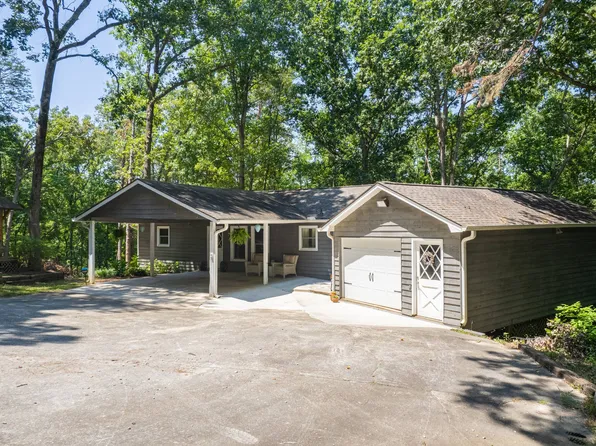 396 Cardinal Ln, Toccoa, GA 30577