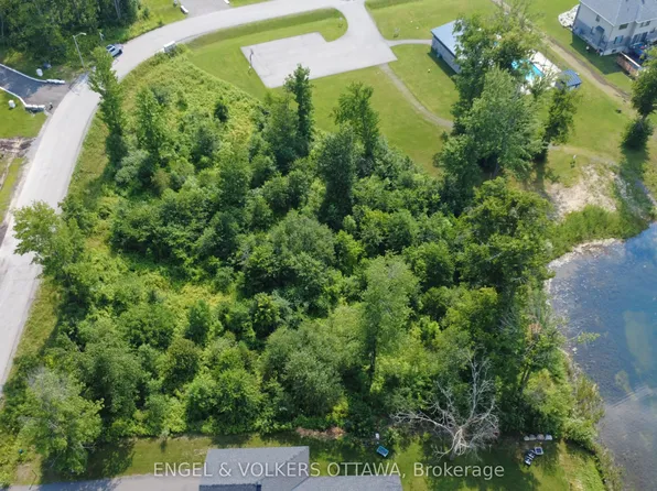 576 Shoreway Dr, Greely Metcalfe Osgoode Vernon And Area, ON K4P 0G3