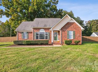 1915 Gables Dr, Monroe, NC 28112