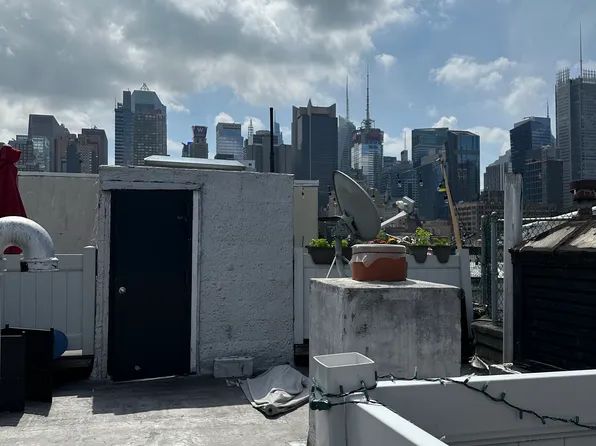 697 Tenth Avenue image 2 of 9