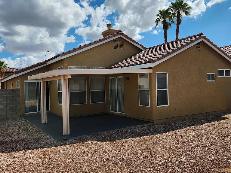 Lost Dutchman Dr — Photo 11