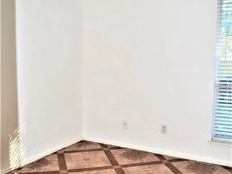 2332 Chestnut Way — Photo 11
