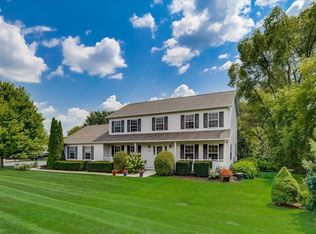 N67W26375 Crest Dr, Sussex, WI 53089