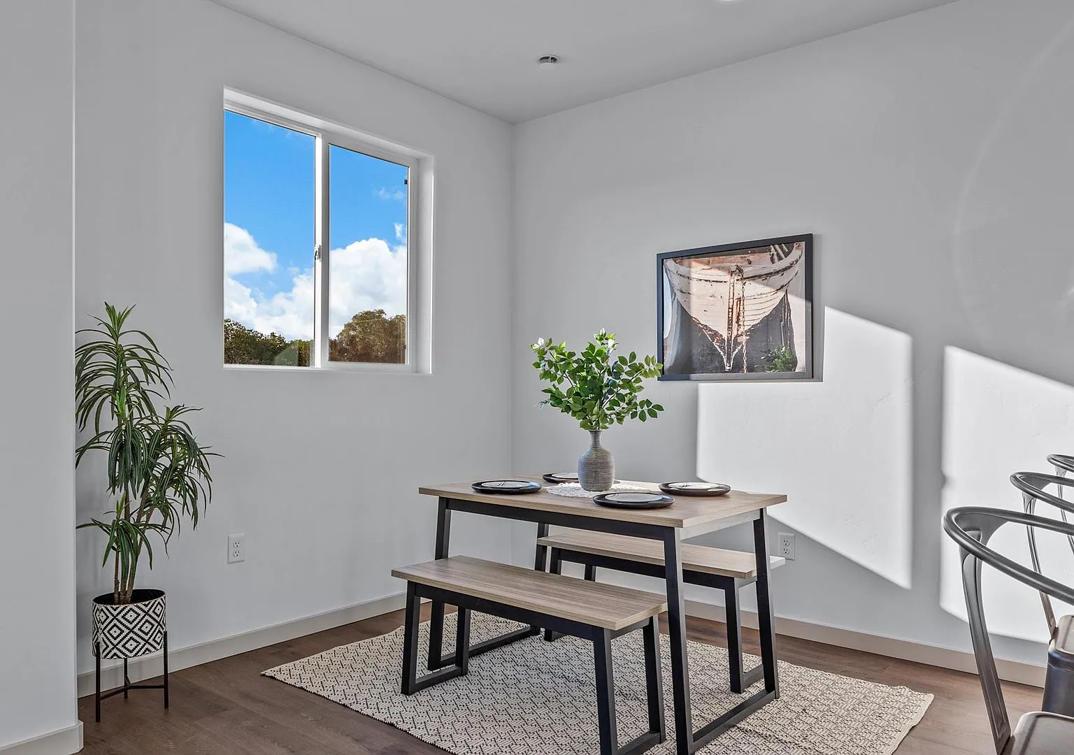 3 bed, 2.5 bath, 1512 sqft, $2,300 — Photo 4
