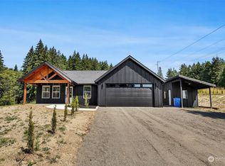 102 Lily Ln, Castle Rock, WA