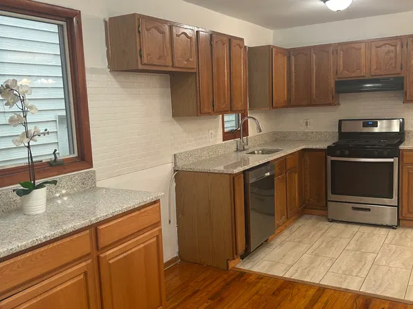 43 Pamrapo Ave Floor 2, Jersey City, NJ 07305