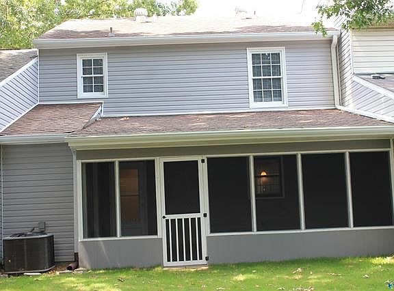 4th image of 2202 Westbury Ct SW #1