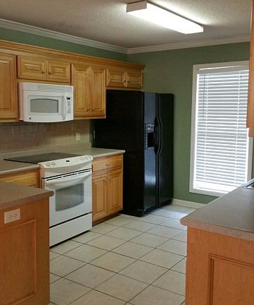 3rd image of 2521 Chandler Dr