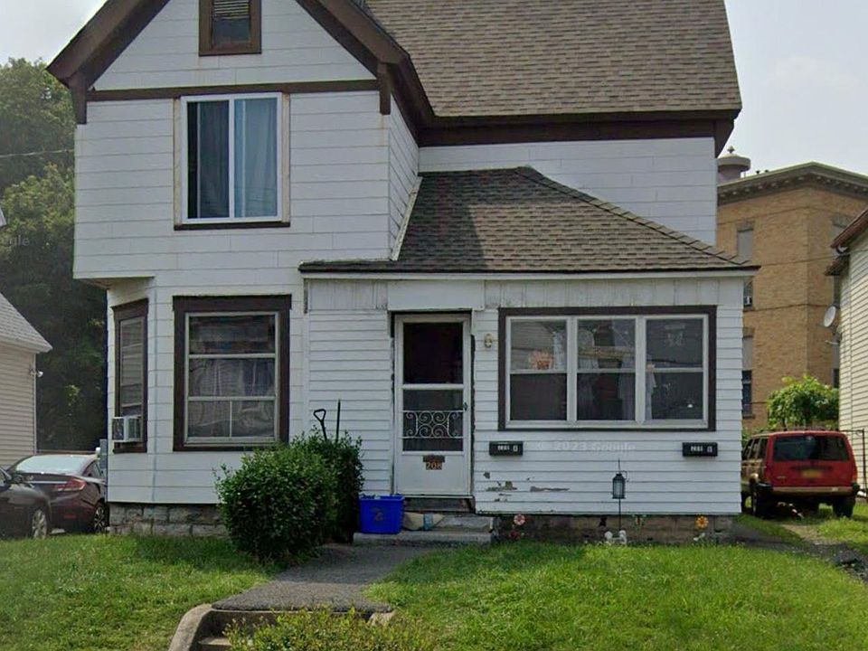 1st image of 208 Freeman Ave Floor 2