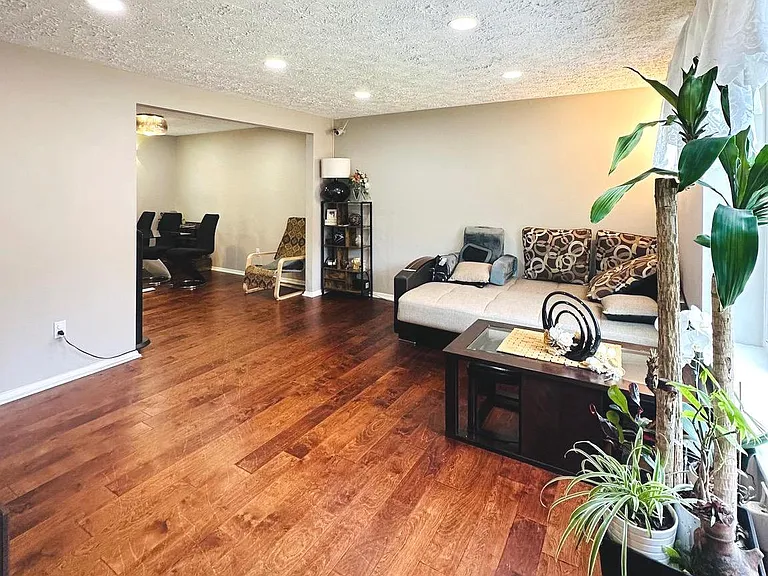 8201 Terra Grande Ave — Photo 3
