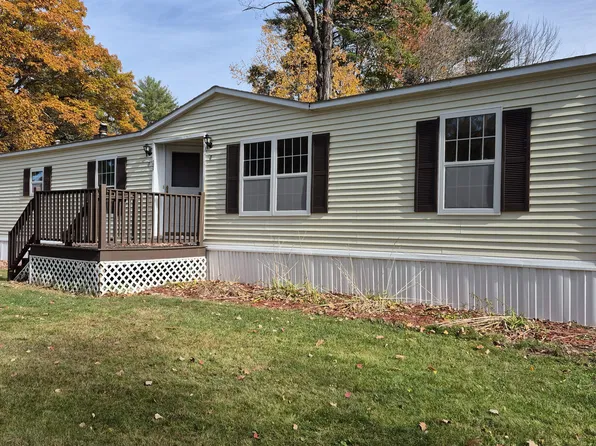21 Arnold Dr, Lisbon, ME 04250