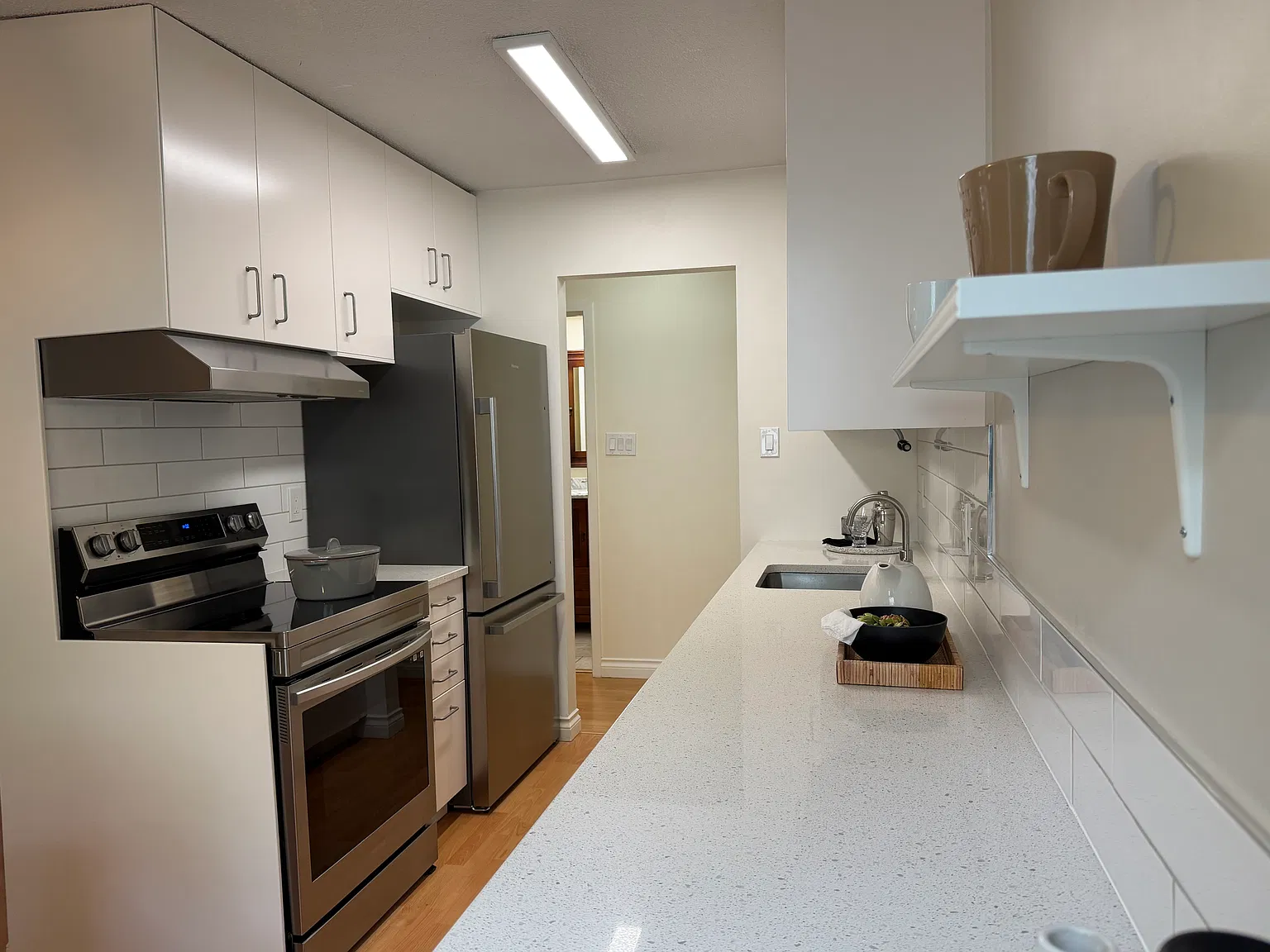 2 bed, 1.5 bath, 898 sqft, $3,500 — Photo 3