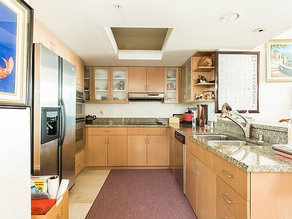 5th image of 13700 Marina Pointe Dr Unit 1031