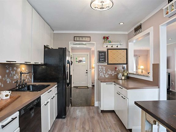 5th image of 1297 Hiram Ave