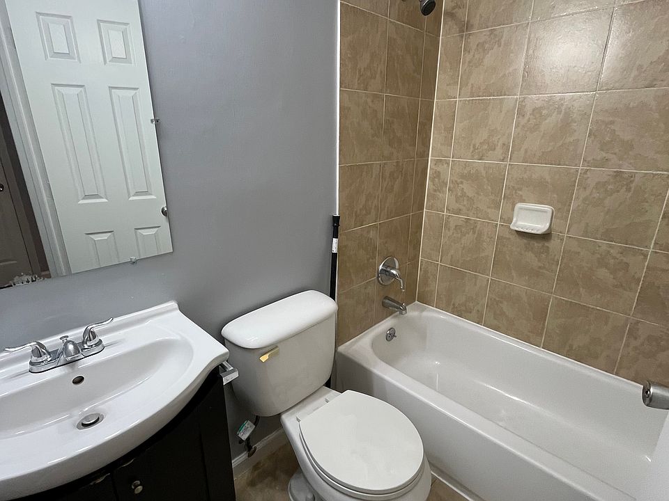 1st image of 653 16th St NE #3C