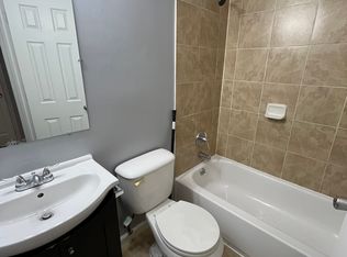 653 16th St NE #3C, Washington, DC 20002