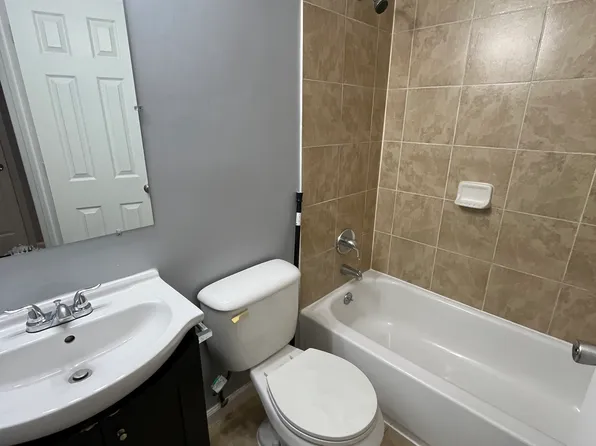 653 16th St NE #3C, Washington, DC 20002