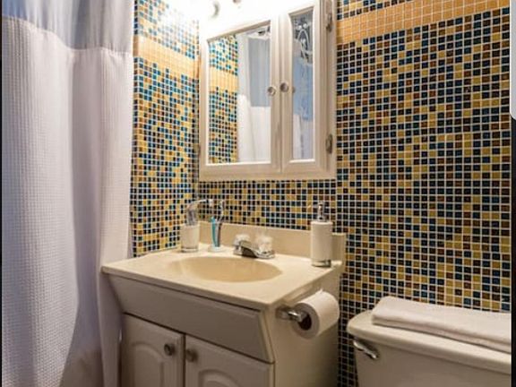 4th image of 5044 N Clark St #3