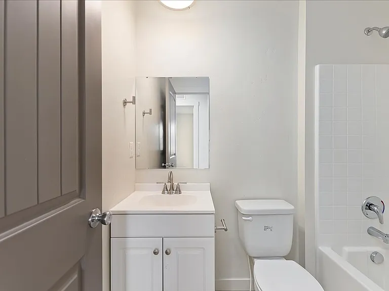 114-116 E Ravenna Ln #130 — Photo 31
