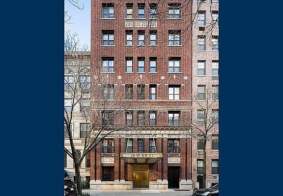 4th image of 19 W 69th St APT 1004