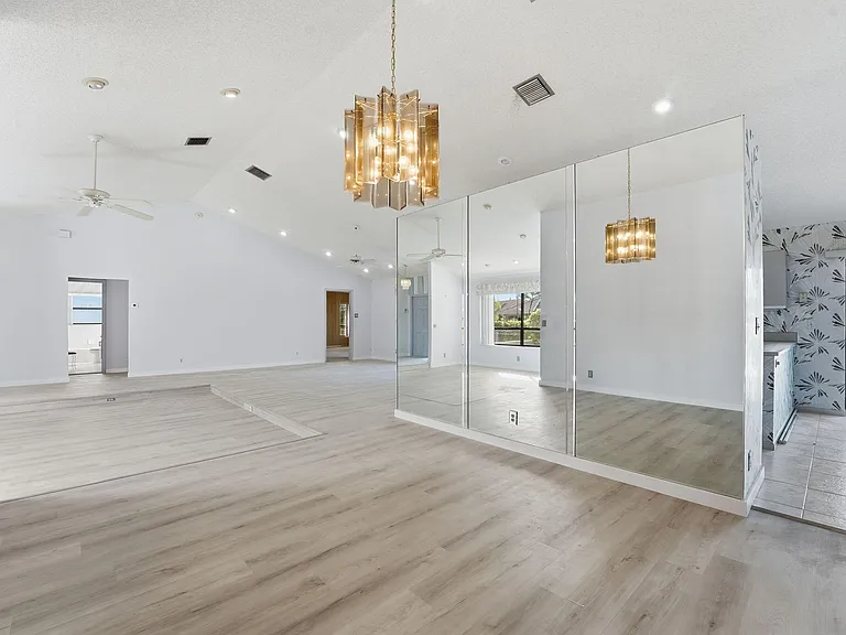 9476 El Clair Ranch Rd — Photo 13