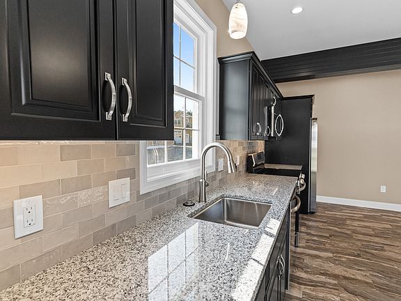 5th image of 6 Latchkey Ln