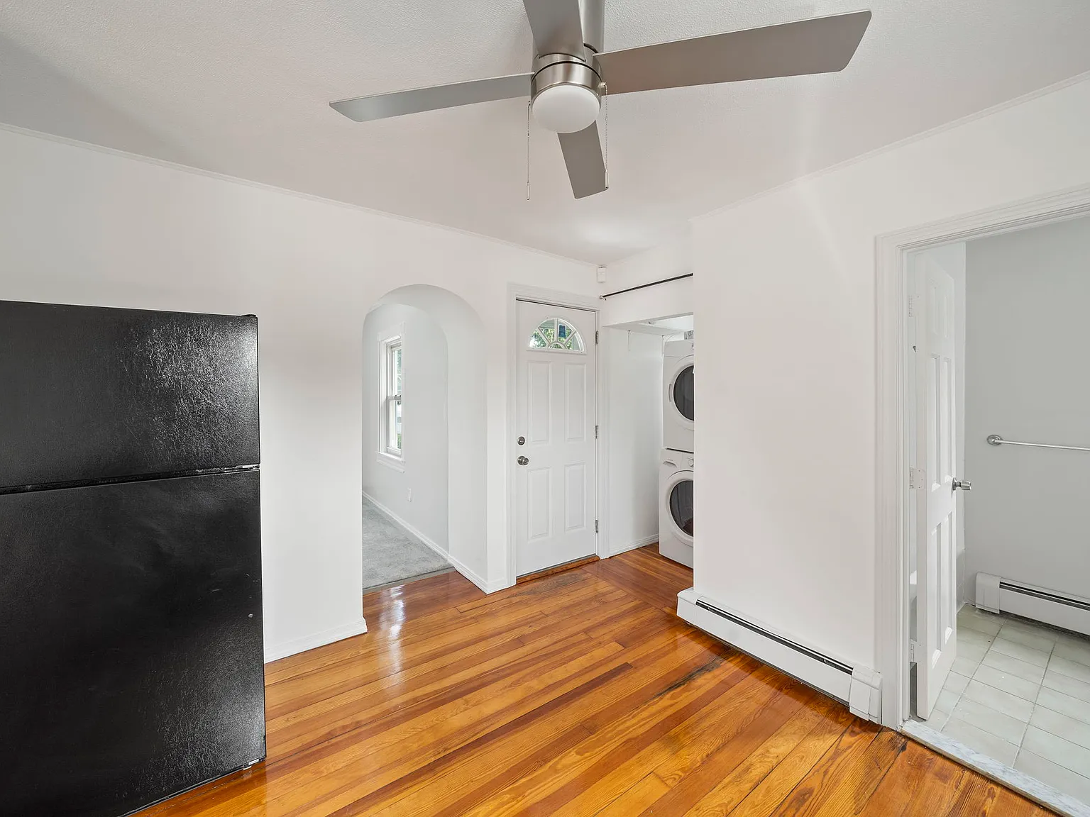 2 bed, 1100 sqft, $2,700 — Photo 3