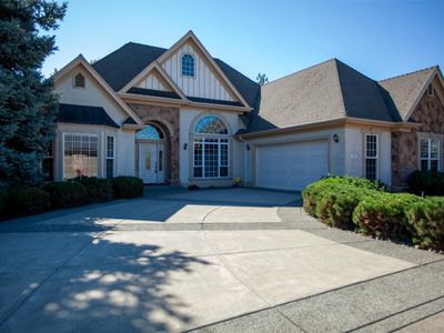 100 Pebble Creek Dr, Eagle Pt, OR, 97524