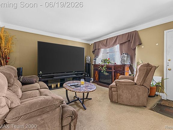 5th image of 18533 Matthew Dr