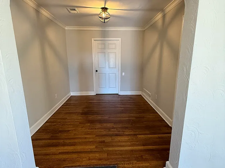 764 Dunn Ave — Photo 4