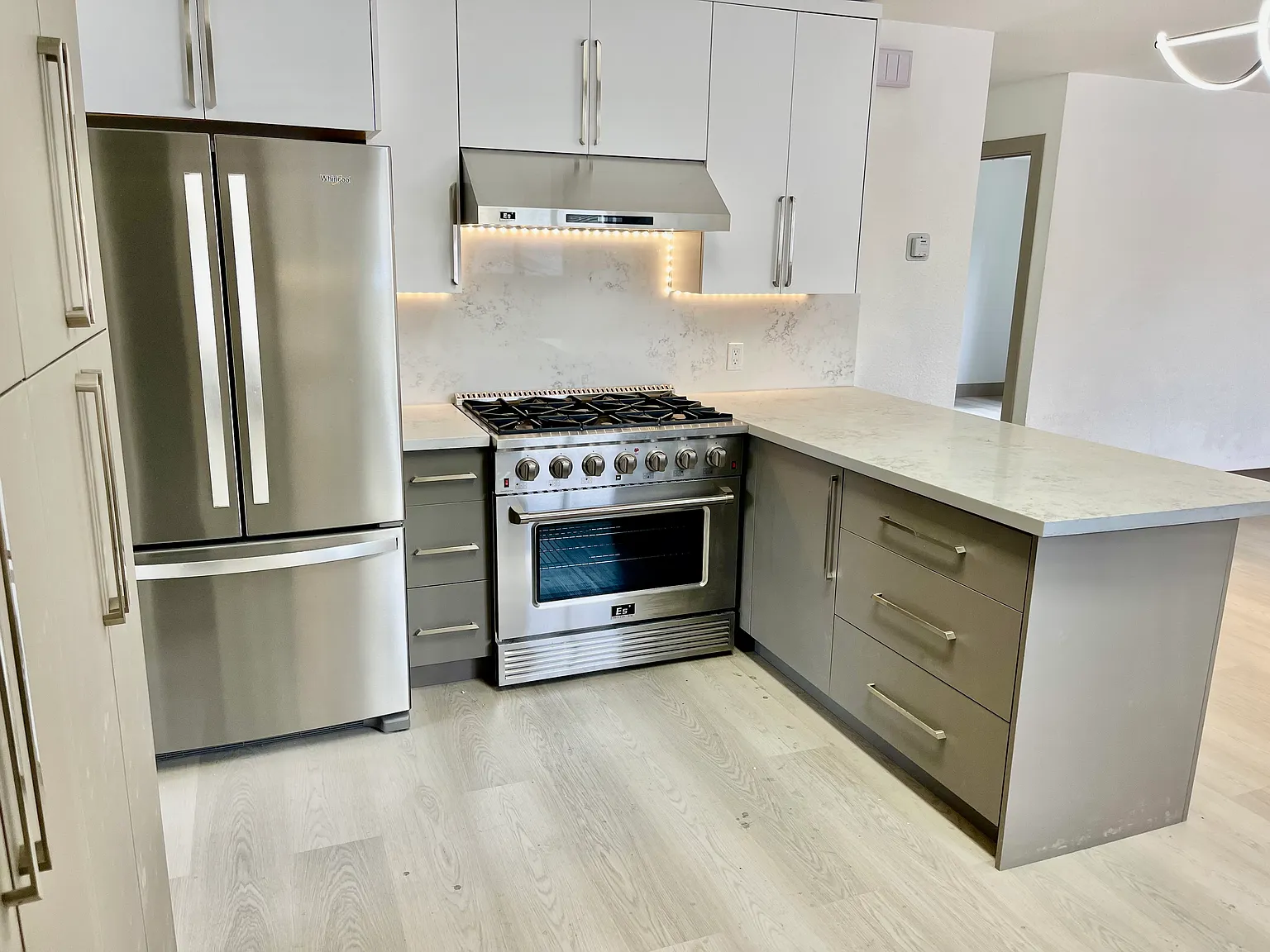 3 bed, 1200 sqft, $5,500 — Photo 3