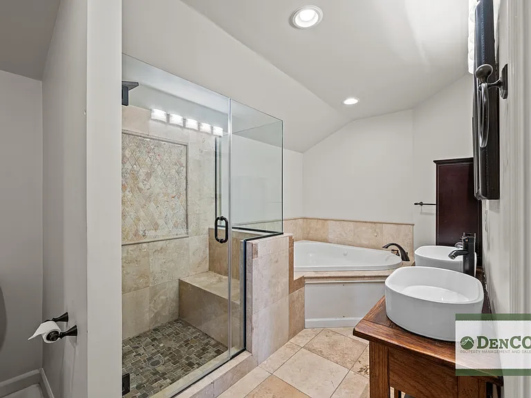 649 S Lincoln St — Photo 14