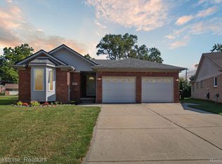 43196 Tall Pines Ct, Sterling Heights, MI 48314