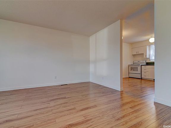 5th image of 25 Spruceview ROAD