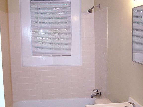 5th image of 867 Dale Dr SE