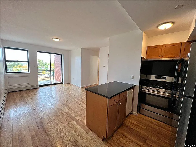 132-54 Pople Ave #6D — Photo 2