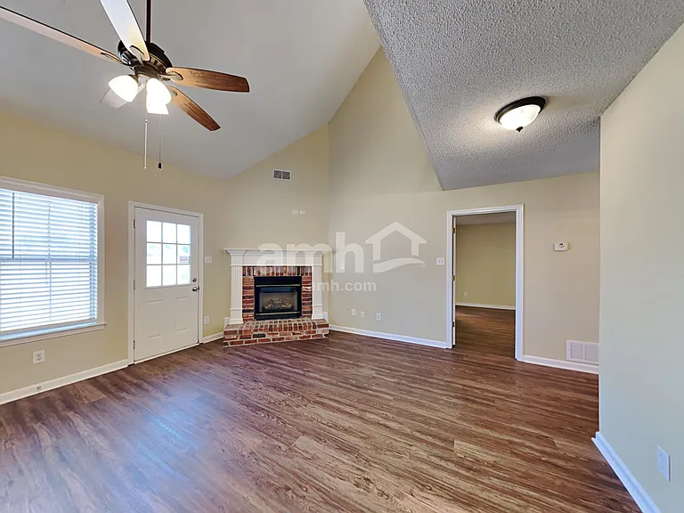 1400 Pendulum Dr N — Photo 9