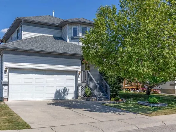 158 S Saratoga Close NE, Calgary, AB T1Y 7A1