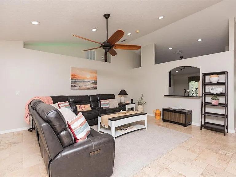 7 Lancaster Ln — Photo 30