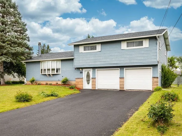 5662 Stevens Dr N, Cicero, NY 13039