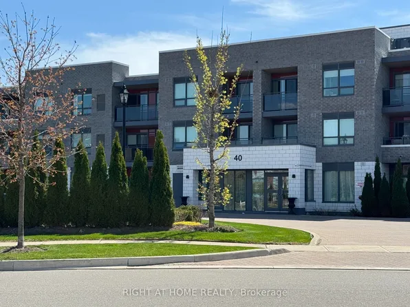 40 Via Rosedale Way #307, Brampton, ON L6R 4A4
