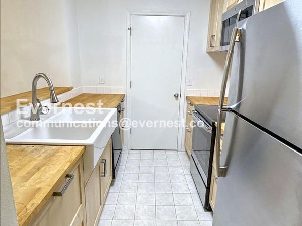 9520 1st Ave NE APT C301