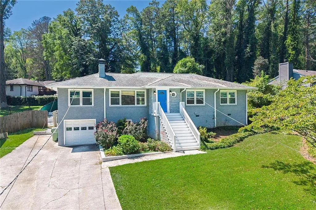 4 bed, 3.0 bath, 2200 sqft, $2,700 — Photo 1